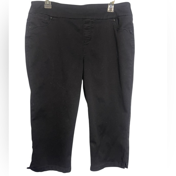 Intro. Love The Fit Stretch Black Capri Pants Size 12 - Picture 2 of 14